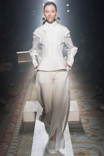 Look 2